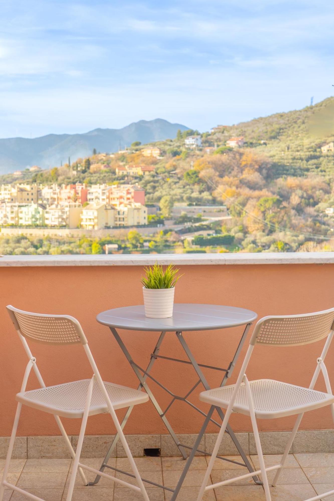 Appartamento Pesco "A Casa Felice" Pietra Ligure Kültér fotó